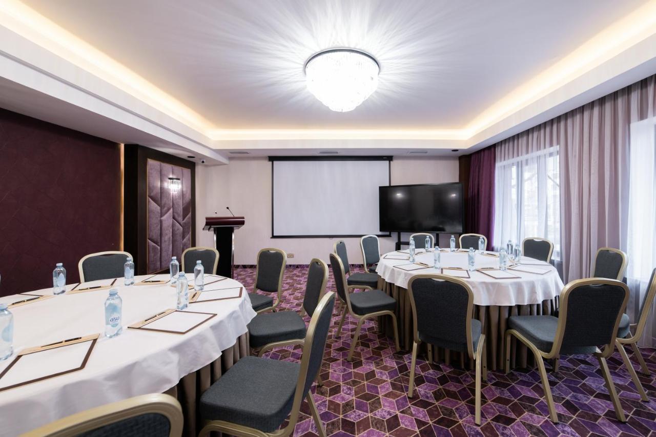 Orient Hotel Bishkek Luaran gambar