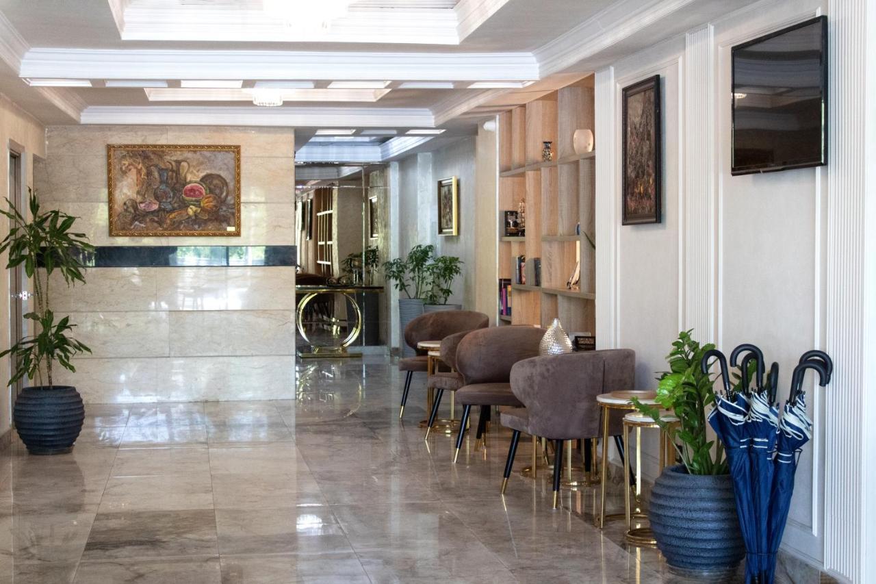 Orient Hotel Bishkek Luaran gambar