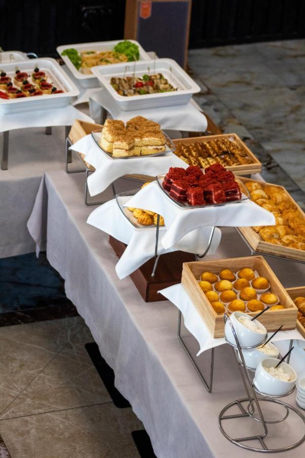Orient Hotel Bishkek Luaran gambar