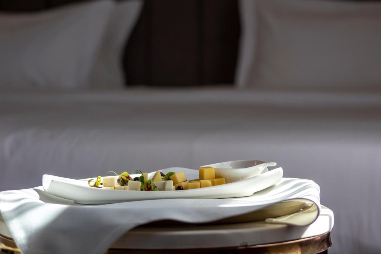 Orient Hotel Bishkek Luaran gambar