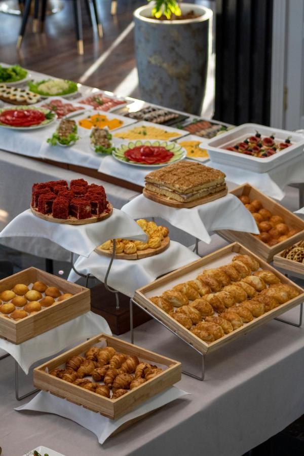 Orient Hotel Bishkek Luaran gambar