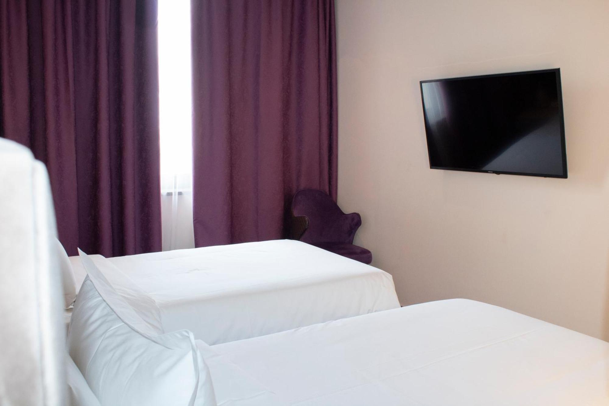 Orient Hotel Bishkek Luaran gambar
